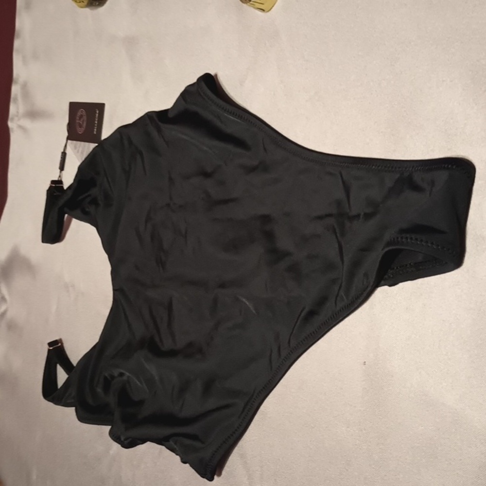 RELLECIGA One Piece Tong swimsuit